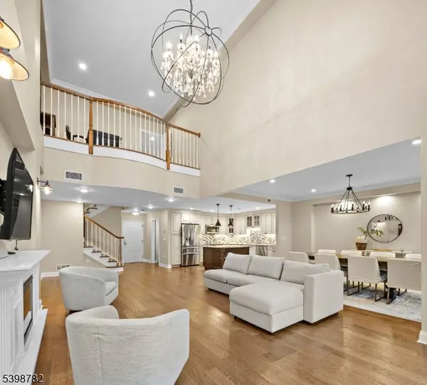 208 Shearwater Ct #15, Jersey City, NJ 07305