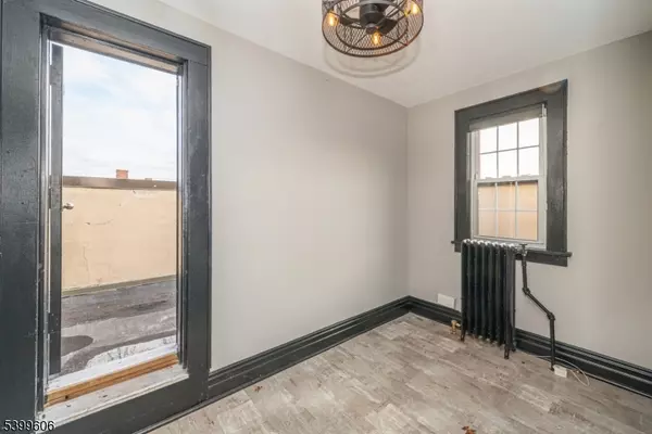 Montclair Twp., NJ 07042,26 Park St   PH