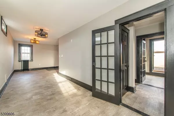 Montclair Twp., NJ 07042,26 Park St   PH