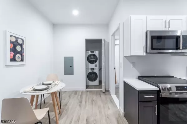 Newark City, NJ 07102,10 Commerce CT #2F