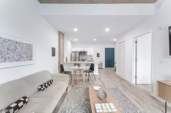 Newark City, NJ 07102,10 Commerce Ct #7H