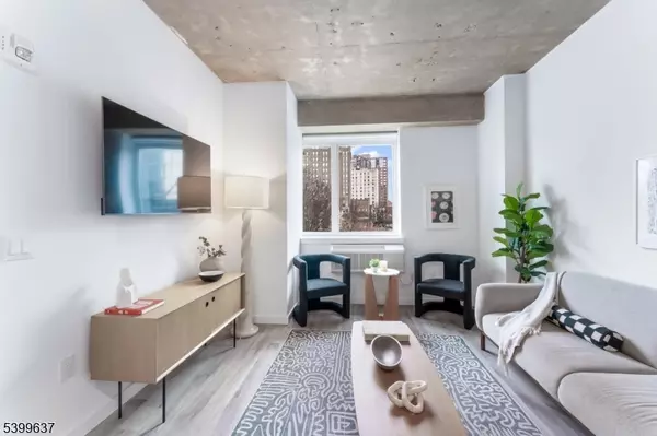 Newark City, NJ 07102,10 Commerce Ct #7H