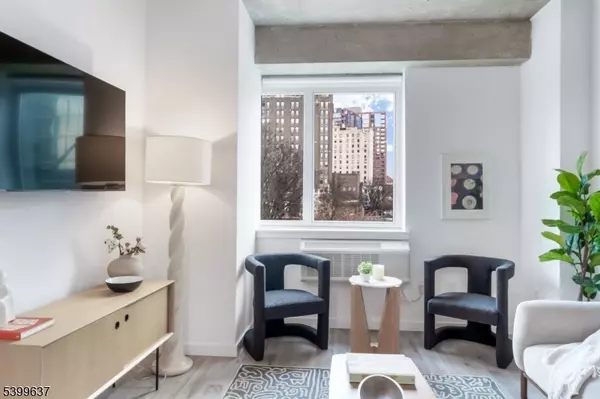 Newark City, NJ 07102,10 Commerce Ct #7H