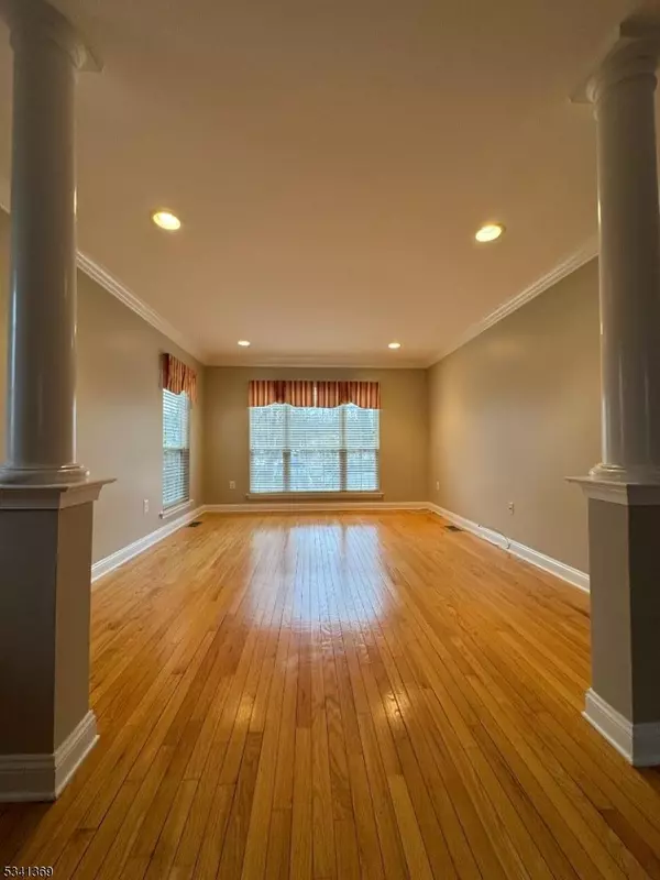 Bernards Twp., NJ 07920,10 Hopkinson Ct