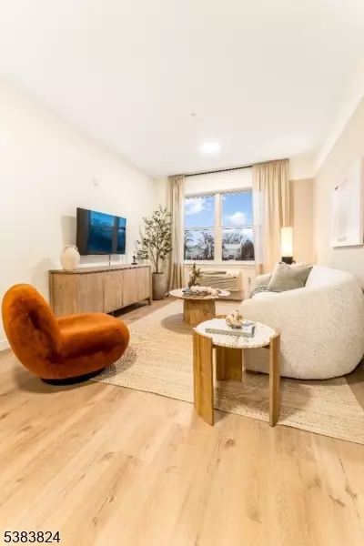 East Orange City, NJ 07018,431 Dr Mlk Jr Blvd #329