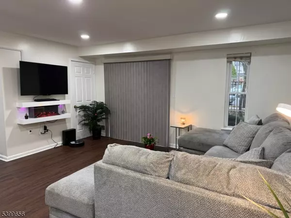 Newark City, NJ 07104,751 Summer Ave #1D