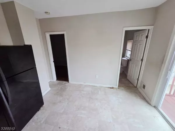 Elizabeth City, NJ 07206,541 Fulton St