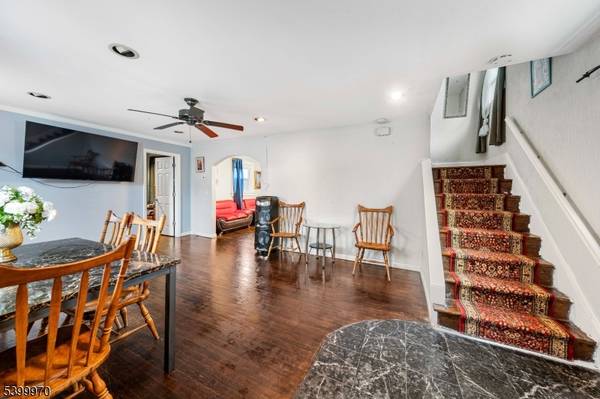 160 W Colfax Ave, Roselle Park Boro, NJ 07204