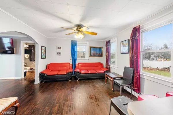 Roselle Park Boro, NJ 07204,160 W Colfax Ave