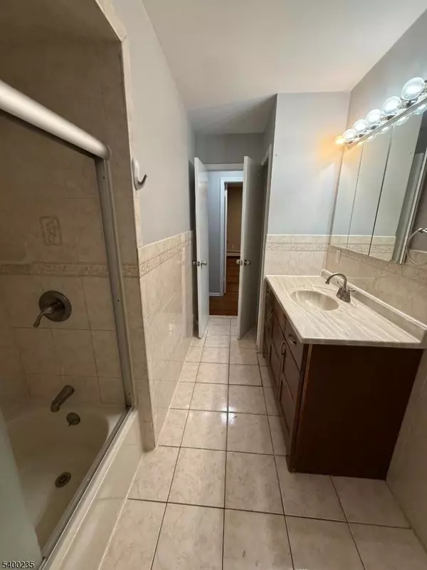 Linden City, NJ 07036,116 W Linden Ave