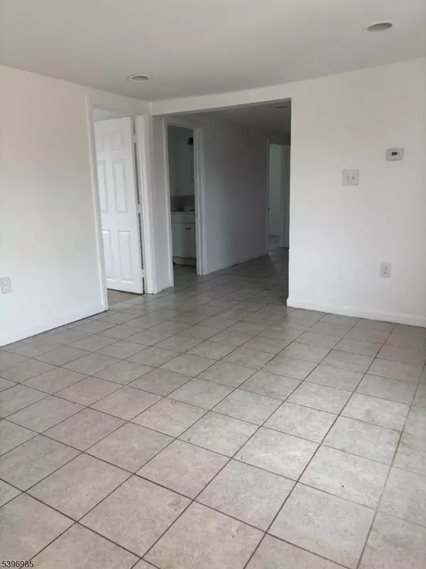 Perth Amboy City, NJ 08861,84 Washington St #4