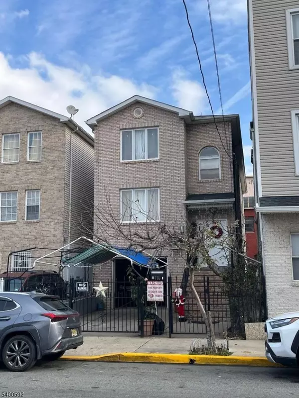 116 Chapel St, Newark City, NJ 07105