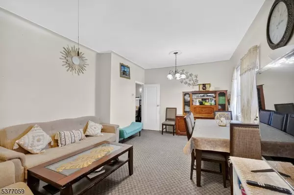 Bayonne City, NJ 07002,98 W 49Th St