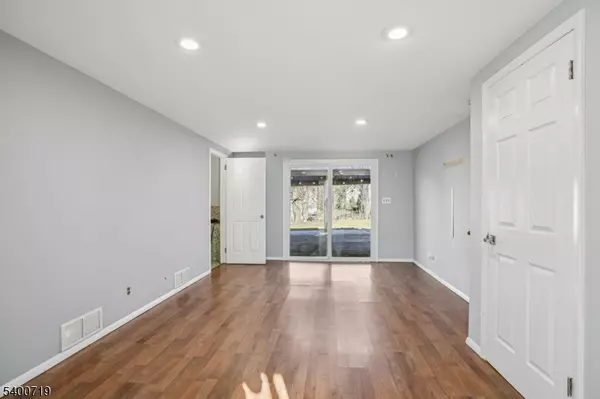 Wayne Twp., NJ 07470,27 Stanford Pl