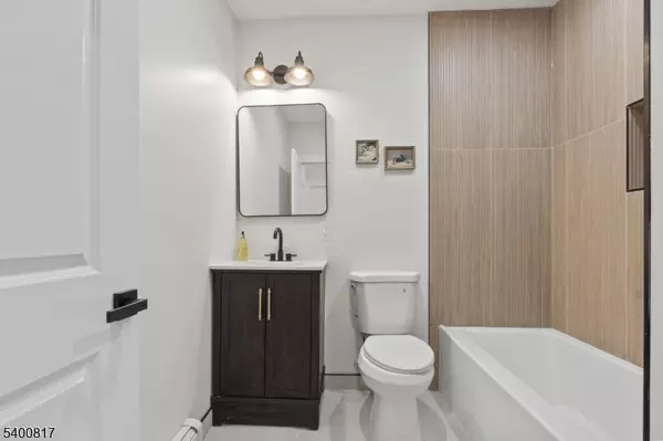 Newark City, NJ 07107,180 N 12Th St