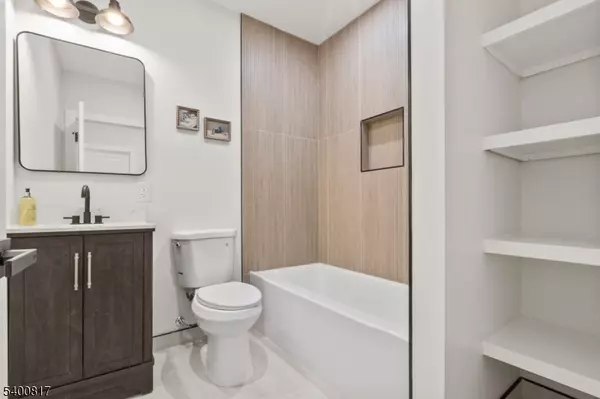 Newark City, NJ 07107,180 N 12Th St