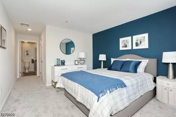 Midland Park Boro, NJ 07432,187 Paterson Avenue