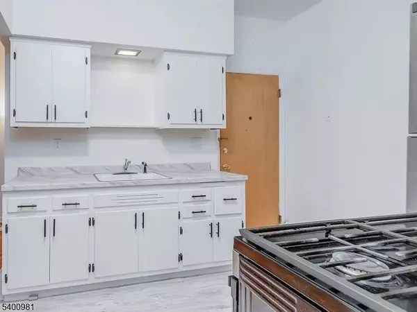 Belleville Twp., NJ 07109,502 Washington Ave #6