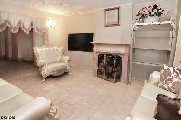 East Orange City, NJ 07017,22-24 Kensington Pl