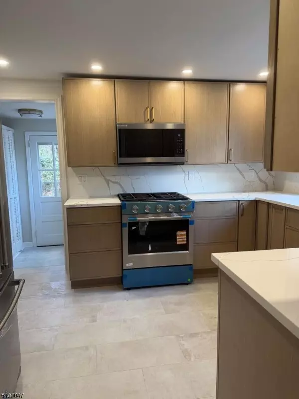 Millburn Twp., NJ 07078,187 Hobart Ave