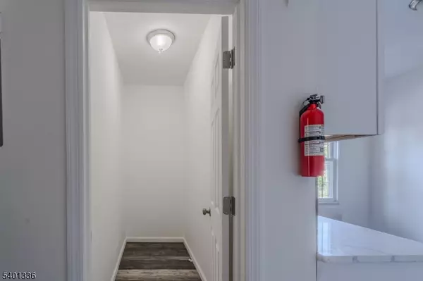 Newark City, NJ 07106,86 Abinger Pl