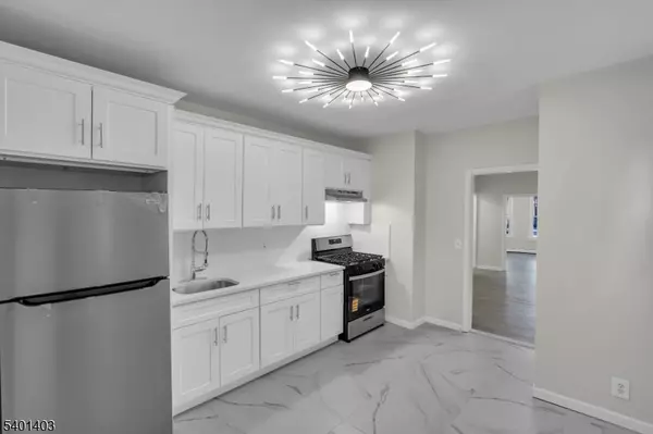 East Orange City, NJ 07017,537 N Grove St