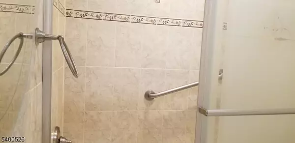 Paramus Boro, NJ 07652,374 E Midland