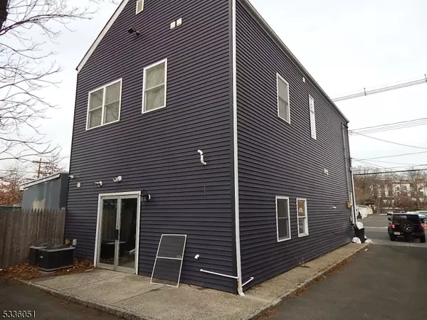 Westfield Town, NJ 07090,348 South Ave East