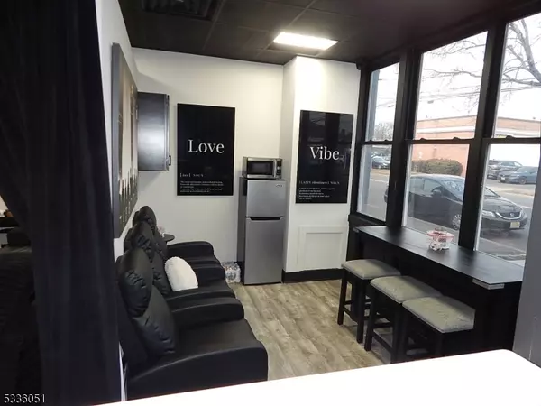 Westfield Town, NJ 07090,348 South Ave East