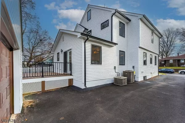 Linden City, NJ 07036,132 Thelma Ter