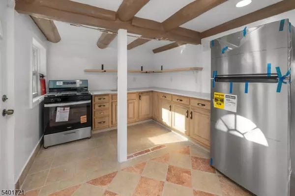 West Milford Twp., NJ 07480,32 E Park Dr