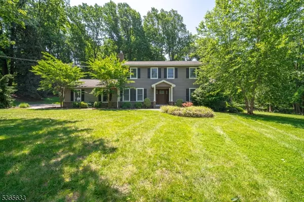 5 Wedgewood Ln, Holmdel Twp., NJ 07733