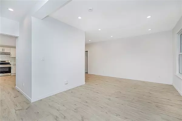 Richmond, NY 10307,5396 Arthur Kill RD