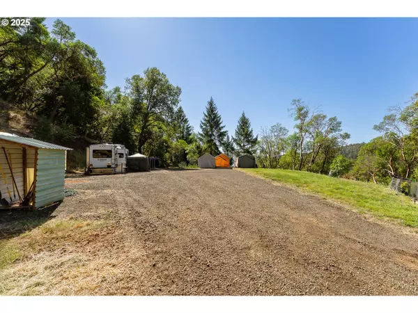 Roseburg, OR 97470,1245 SUNSHINE RD