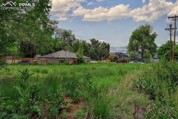 Colorado Springs, CO 80909,2118 E St Vrain ST