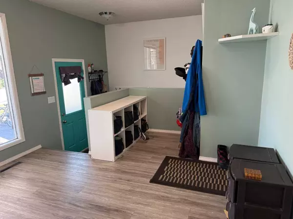 Bow Island, AB T0K 0G0,111 3 AVE E