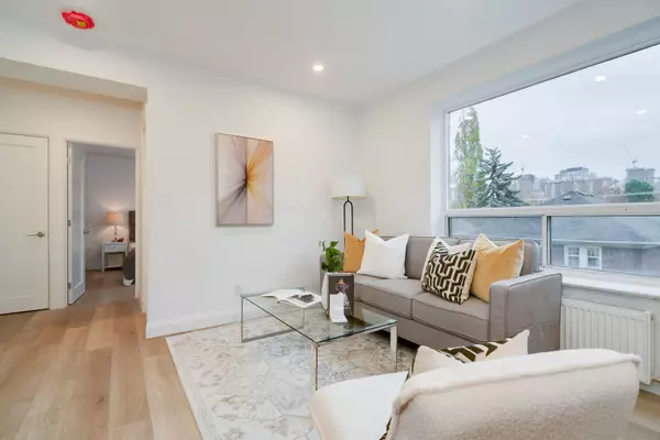 Toronto C04, ON M4N 2H8,2707 Yonge ST #313