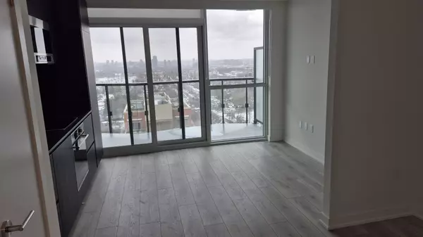 Toronto C10, ON M4P 1V7,120 Broadway AVE N #2103