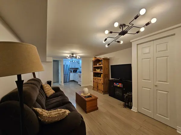 Oshawa, ON L1H 3L7,501 Ortono AVE