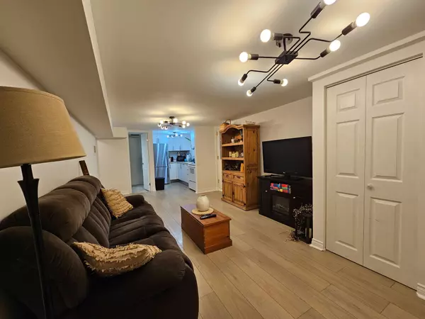 501 Ortono AVE, Oshawa, ON L1H 3L7