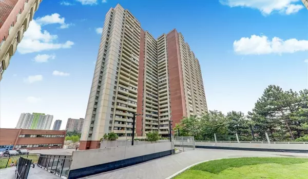 5 Massey SQ #1806, Toronto E03, ON M4C 5L6