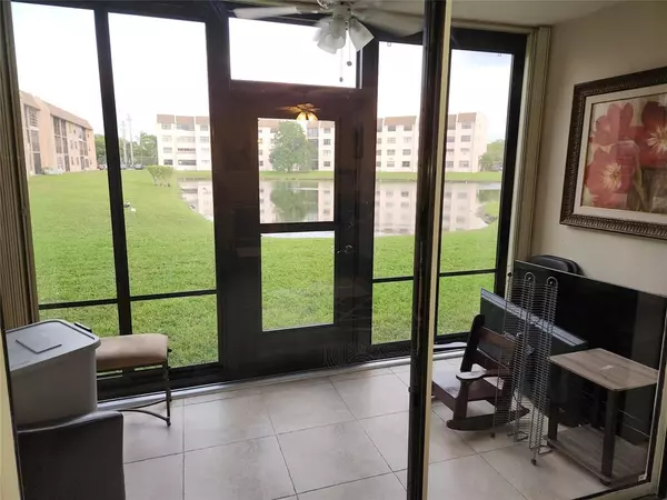 Sunrise, FL 33322,10180 NW 30th Ct #101