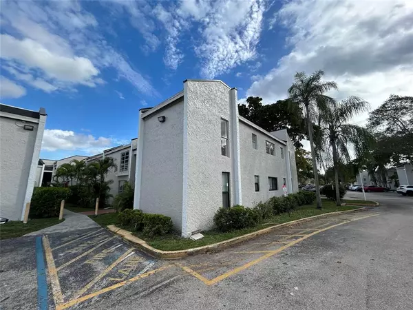 Tamarac, FL 33319,4463 Treehouse Ln #H