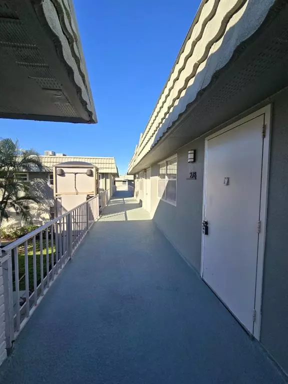 Delray Beach, FL 33484,278 Flanders F #F