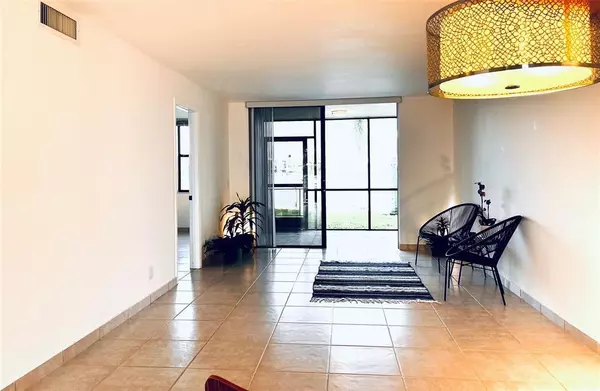 Oakland Park, FL 33309,112 Lake Emerald Dr #107