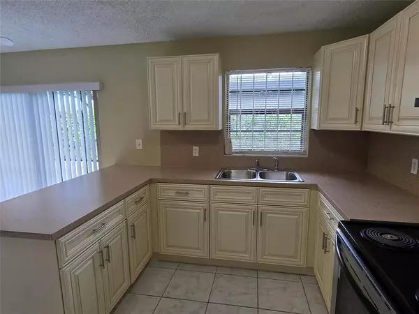 North Miami Beach, FL 33162,309 NE 169th St