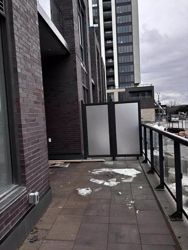 Newmarket, ON L3Y 0J2,715 Davis DR #B104