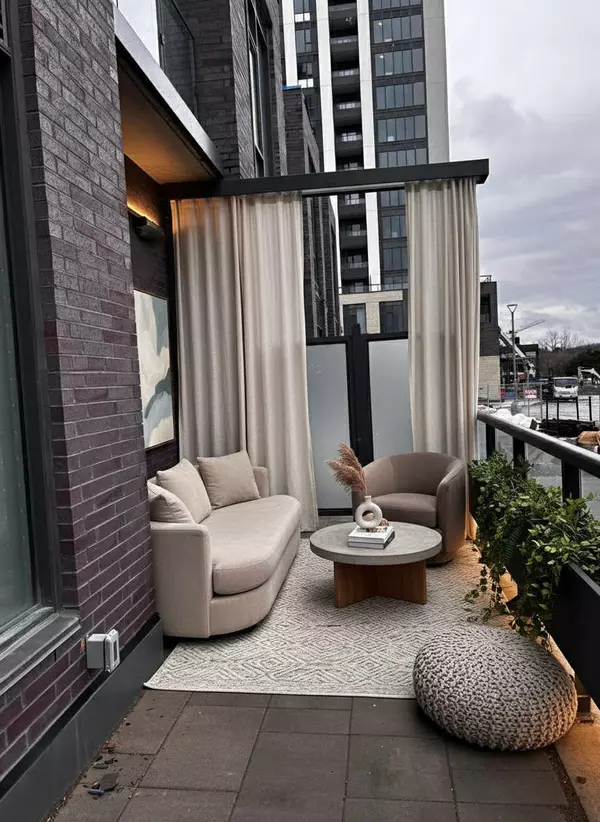 Newmarket, ON L3Y 0J2,715 Davis DR #B104