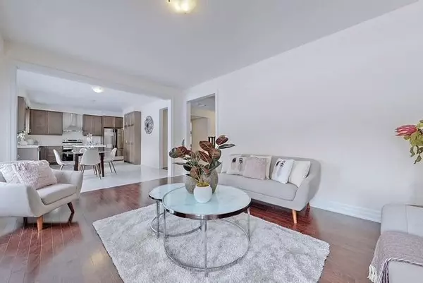 Georgina, ON L4P 0J8,213 Danny Wheeler BLVD #Upper level