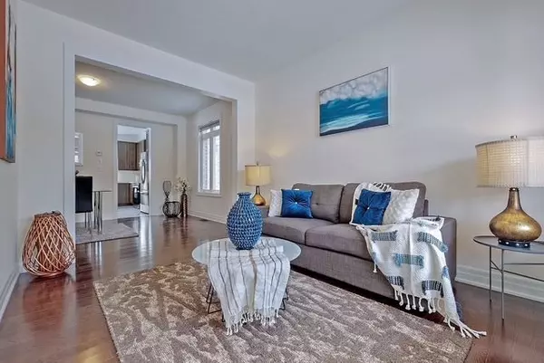 Georgina, ON L4P 0J8,213 Danny Wheeler BLVD #Upper level